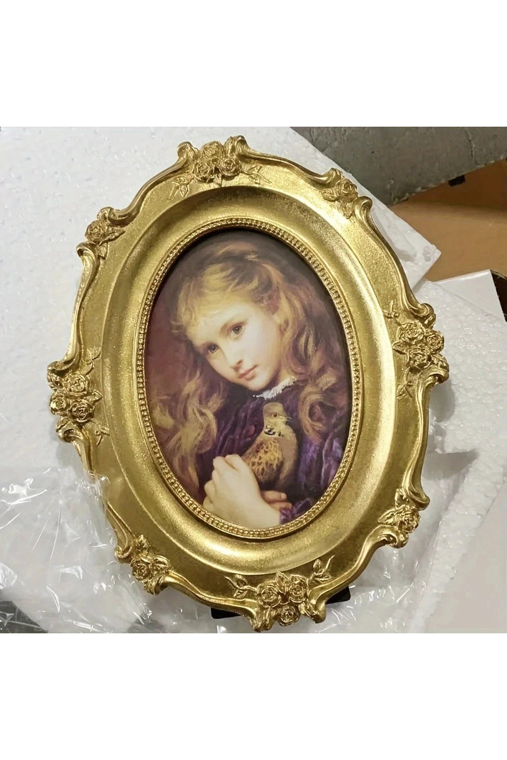 Elegant Golden Ovan Frame