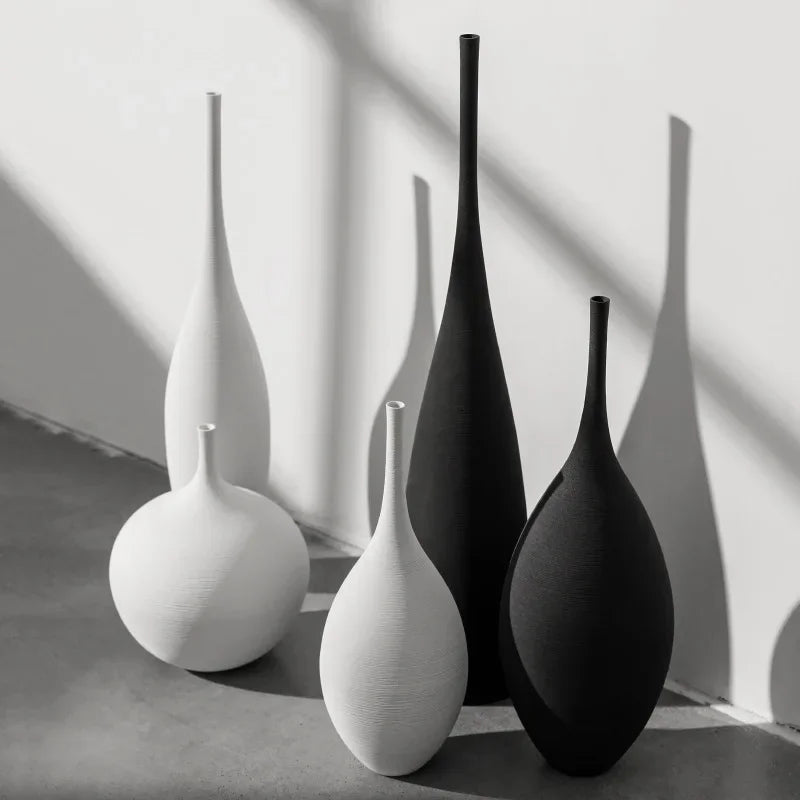 Noir & Blanc Elegance Vases