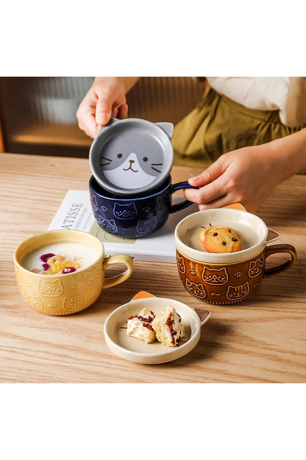 Japanese Cartoon Cat Coffee Mug