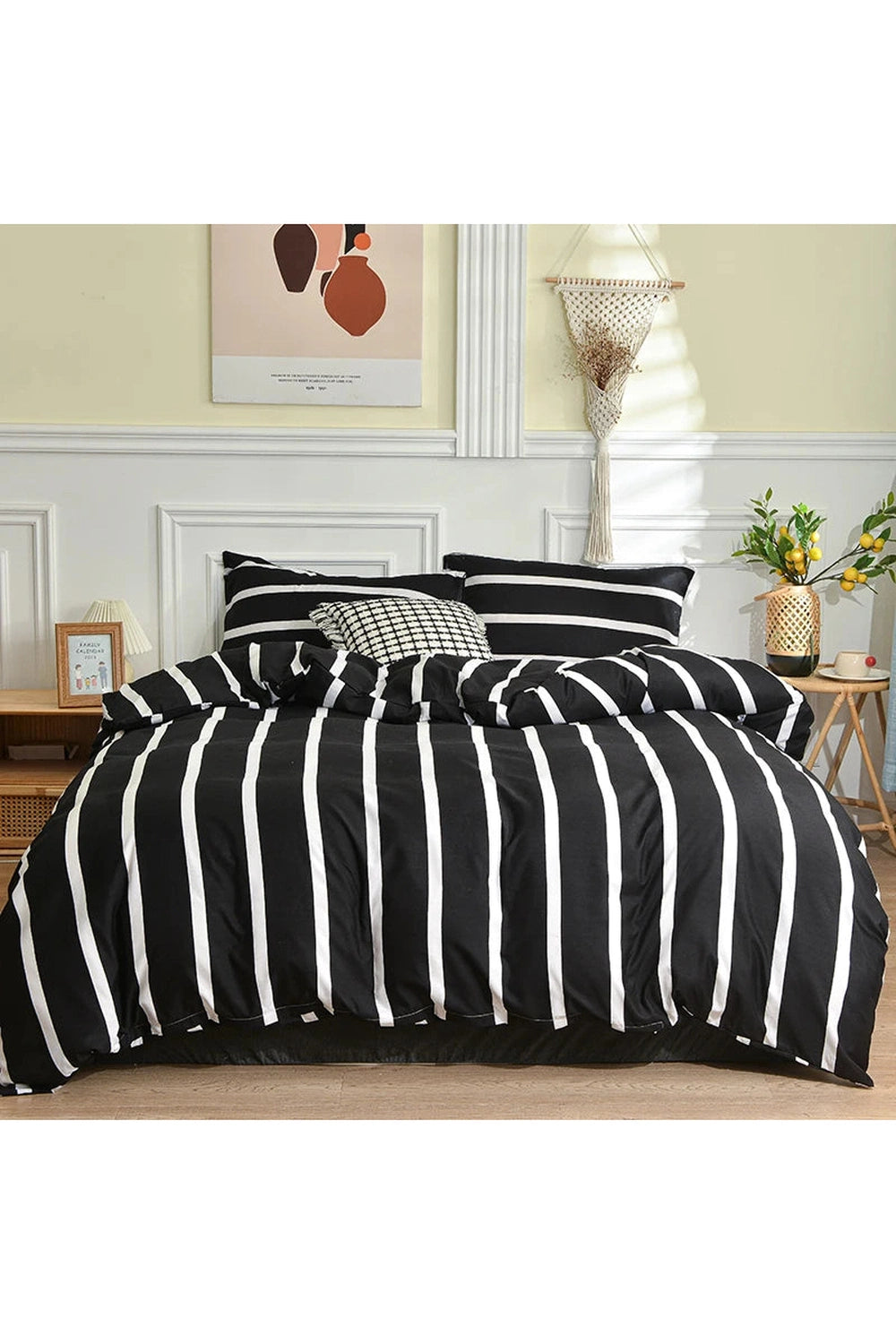 Monochrome Double Bedding Set