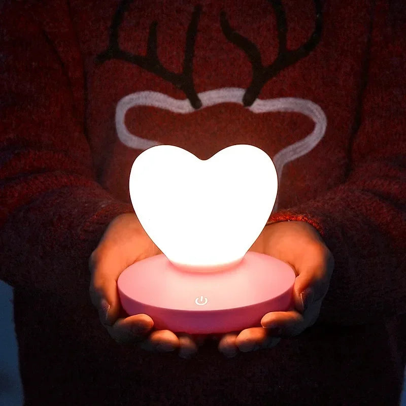 Luz de noche luminosa con forma de corazón de coqueta