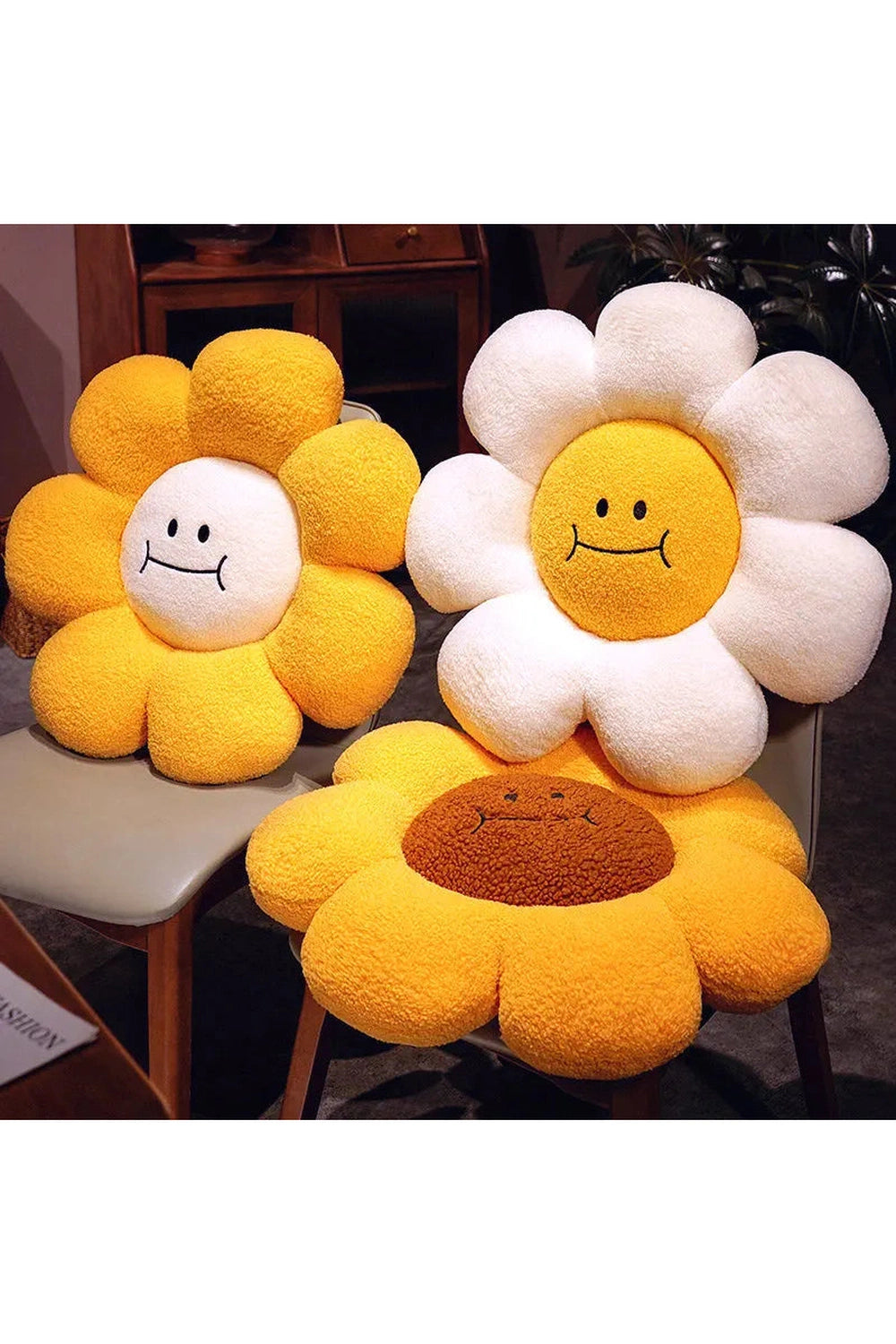 Daisy Smile Pillow