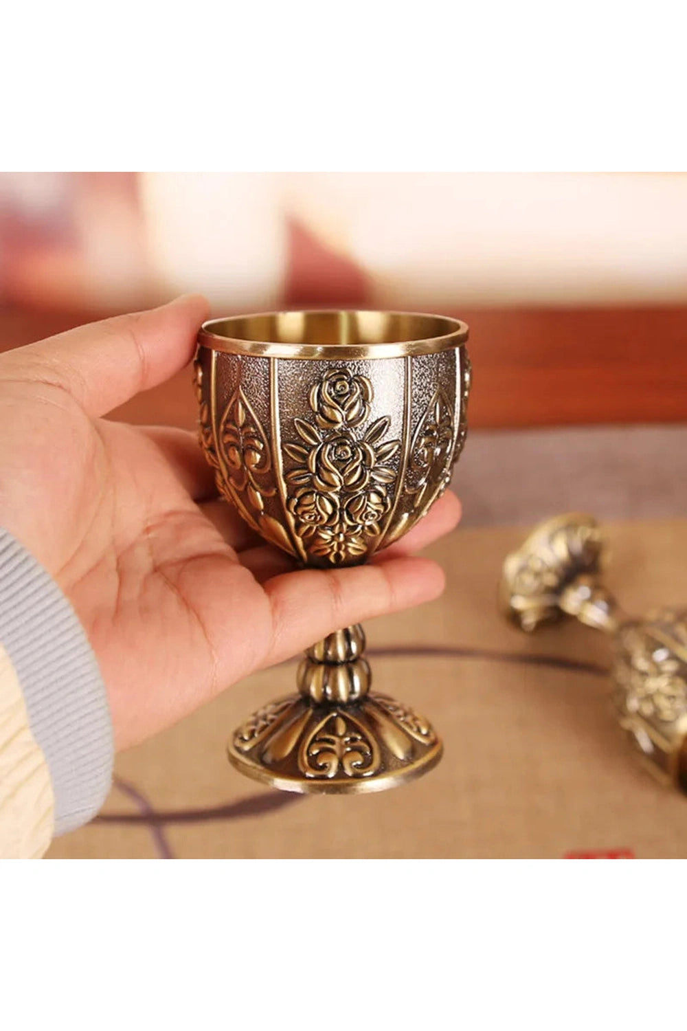 Dragon Relievo Wine Goblet