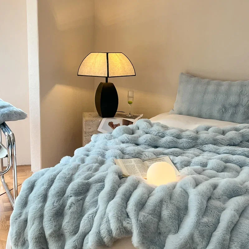 Cloudy Dream Faux Fur Blanket