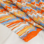 Strickdecke im Retro-Chevron-Stil