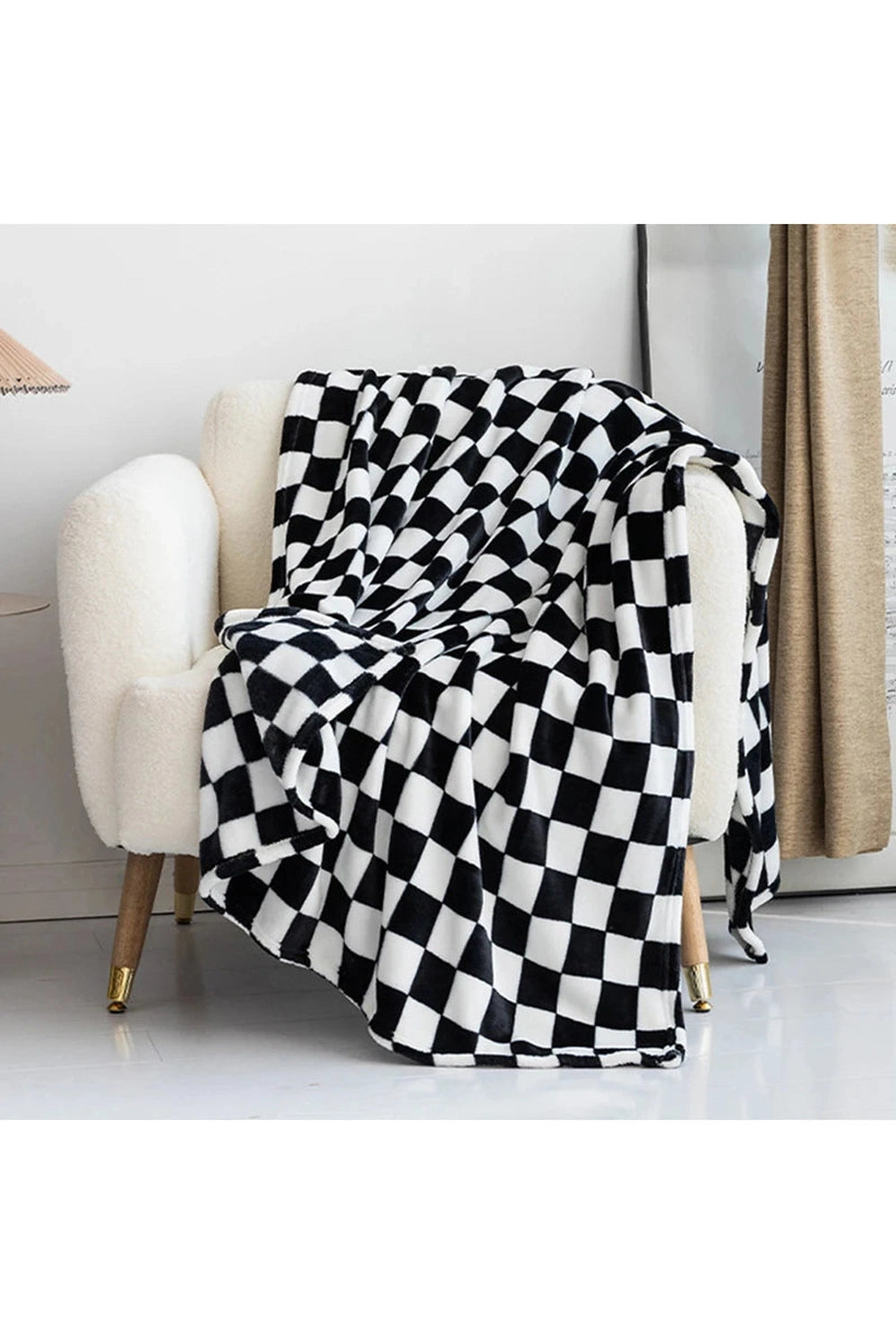 Cozy Checkered Fleece Blanket