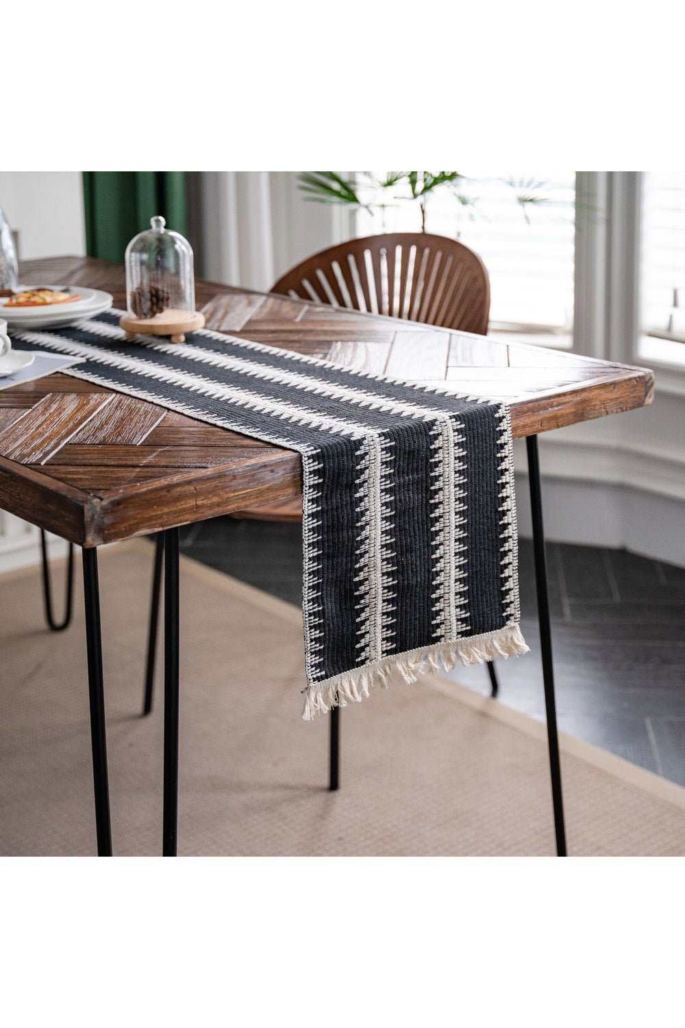 Elegant Tablecloth Runner - Light Academia