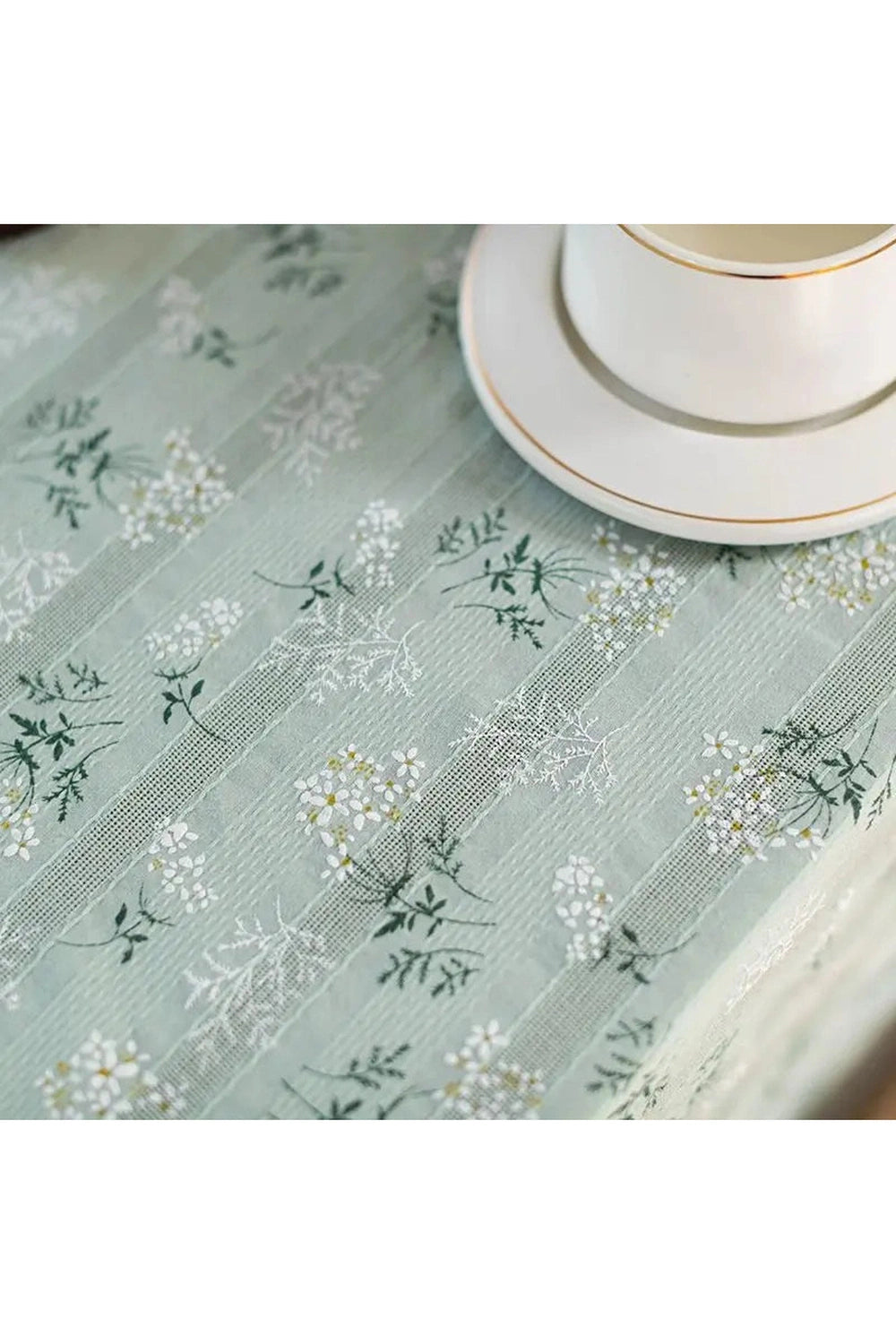 Daisy Dreams Tablecloth