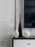 Noir & Blanc Elegance Vases