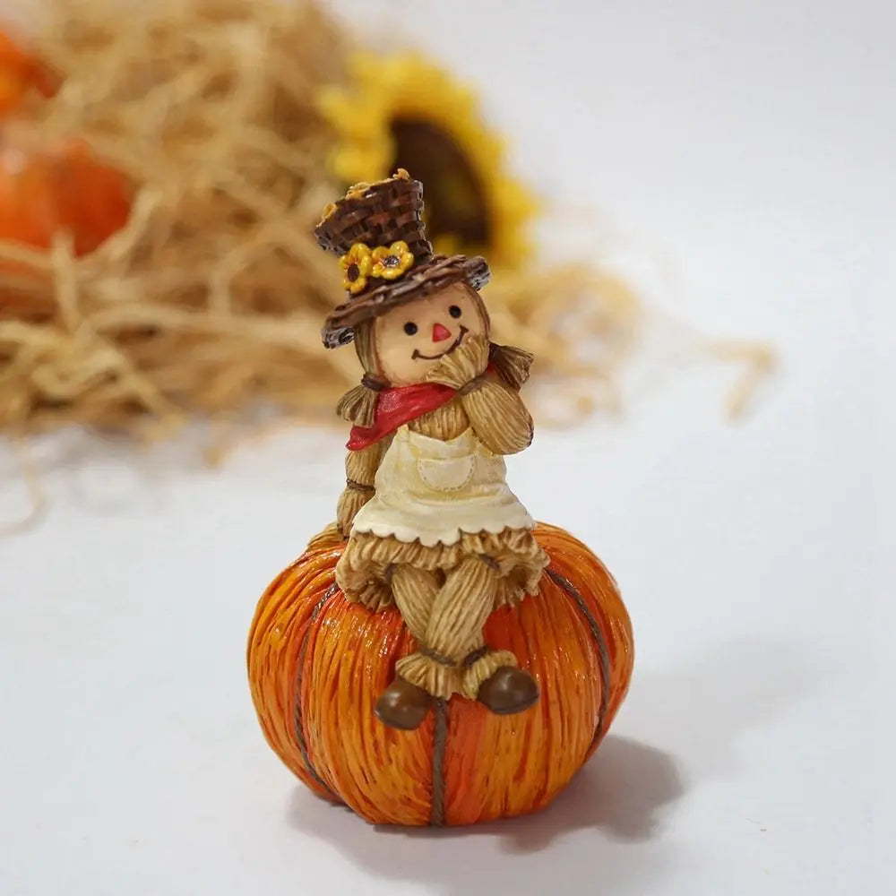 Figuras de calabaza con forma de espantapájaros de la cosecha