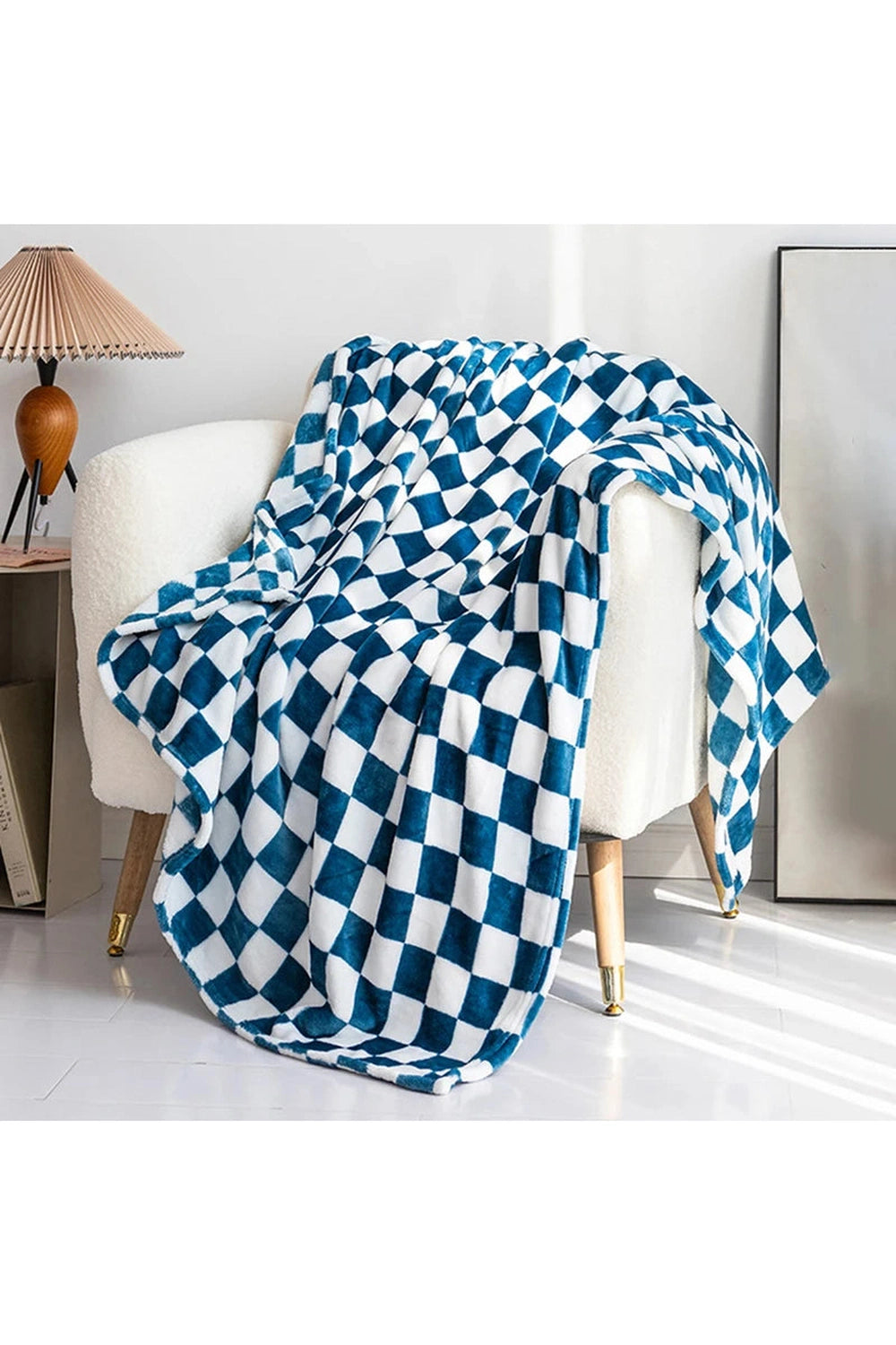 Cozy Checkered Fleece Blanket