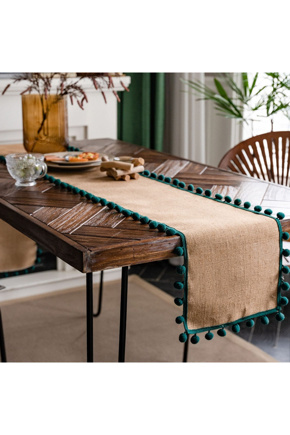 Elegant Tablecloth Runner - Light Academia