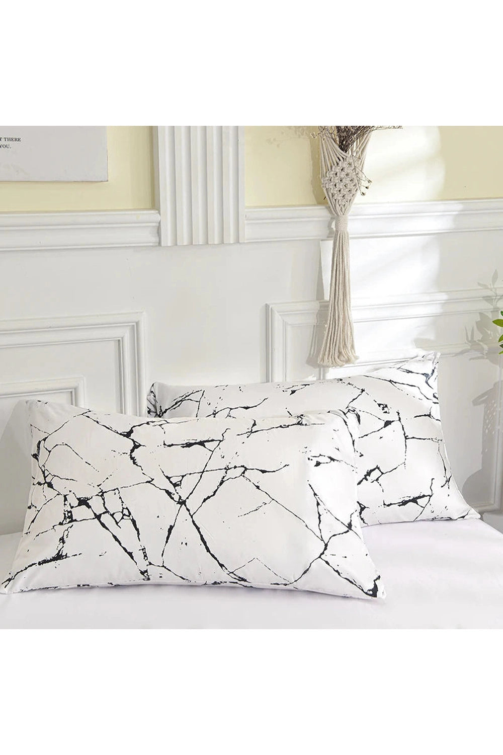 Monochrome Double Bedding Set