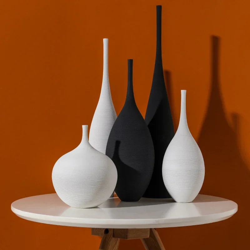 Noir & Blanc Elegance Vases