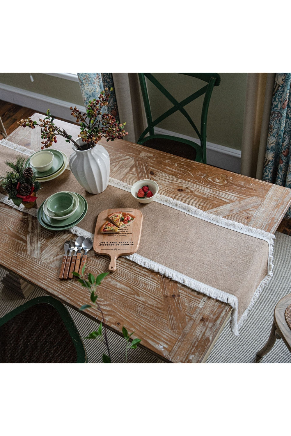 Elegant Tablecloth Runner - Light Academia