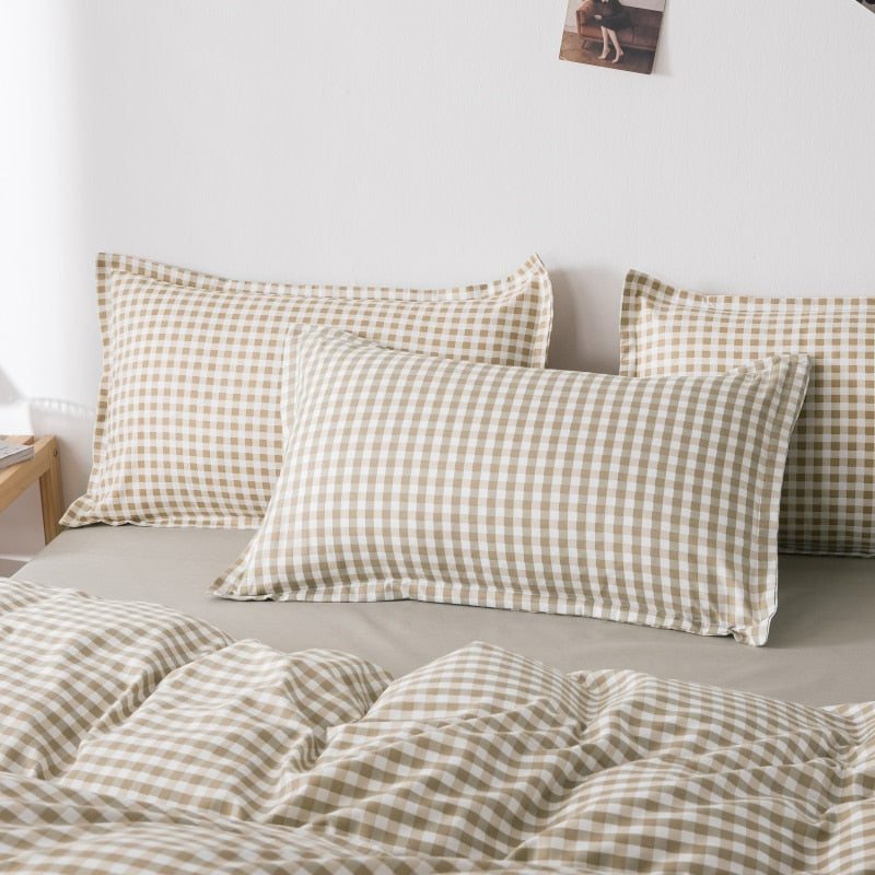 Minimalist Comforter Bedding Ensemble