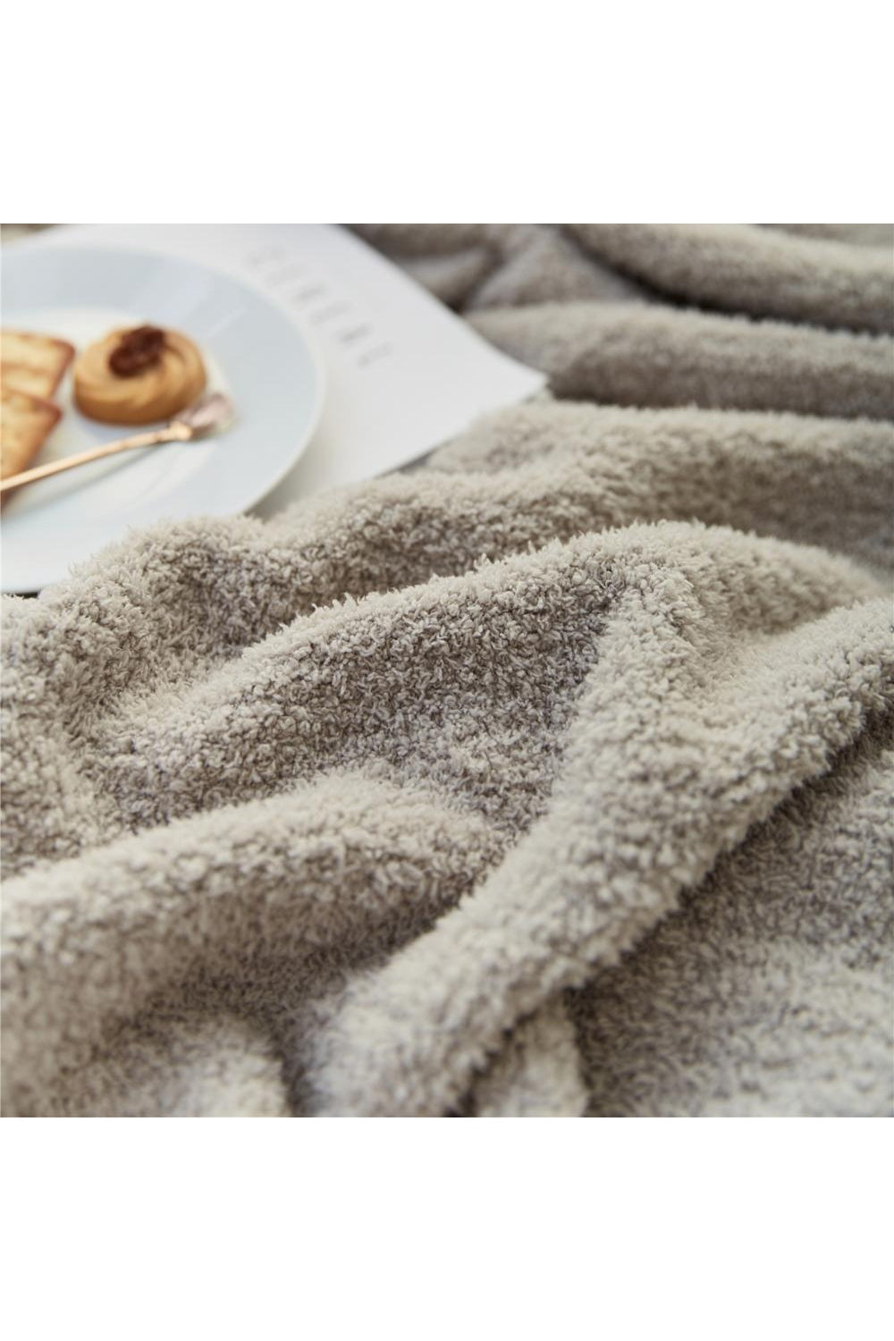 Fall Decor Cozy Knitted Blanket - Light Academia Style