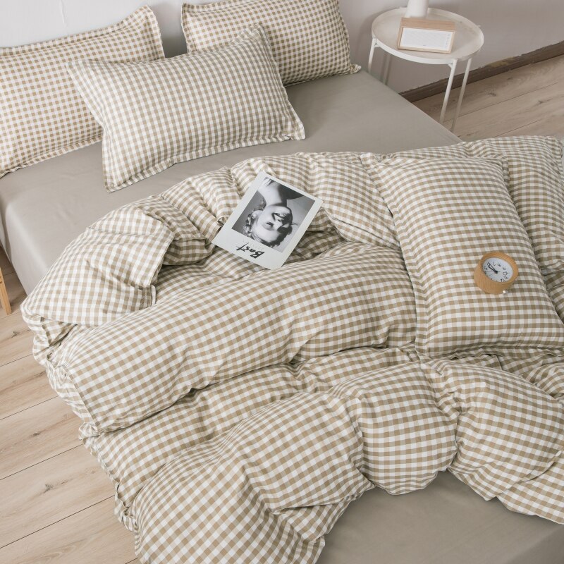 Minimalist Comforter Bedding Ensemble