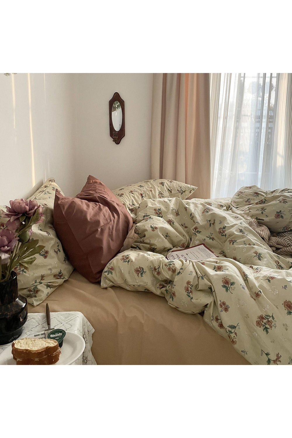 Luxurious Floral Pattern Bedding