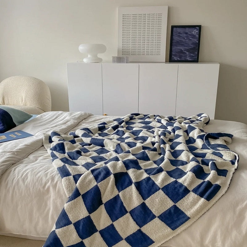 Nordic Waxy Checkered Throw Blanket