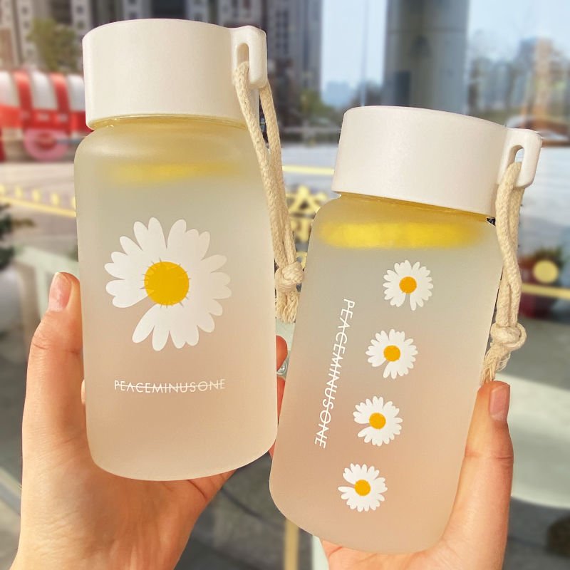 Daisy Motif Hydration Bottle