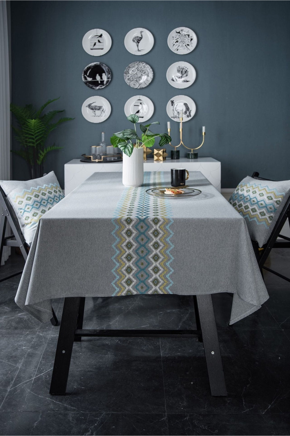 Proud Gray Elegant Tablecloth