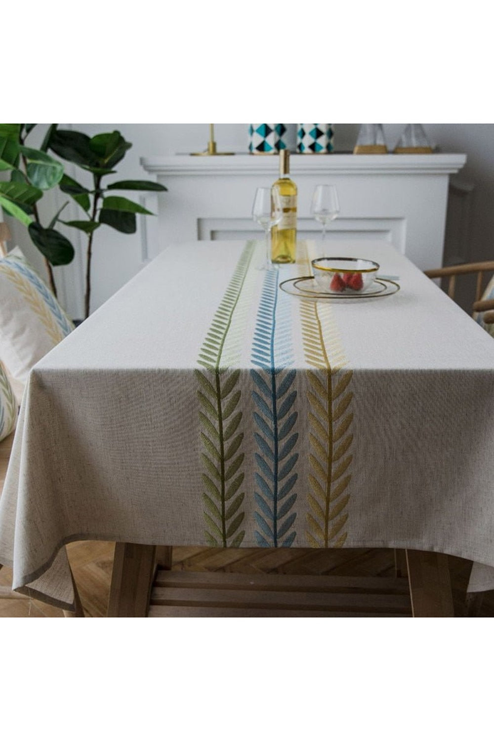 Proud Gray Elegant Tablecloth